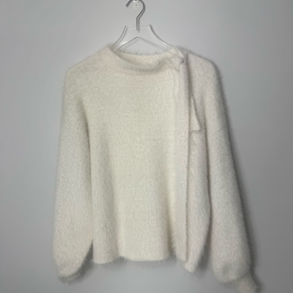 line and dot long sleeve cream sweater size Large